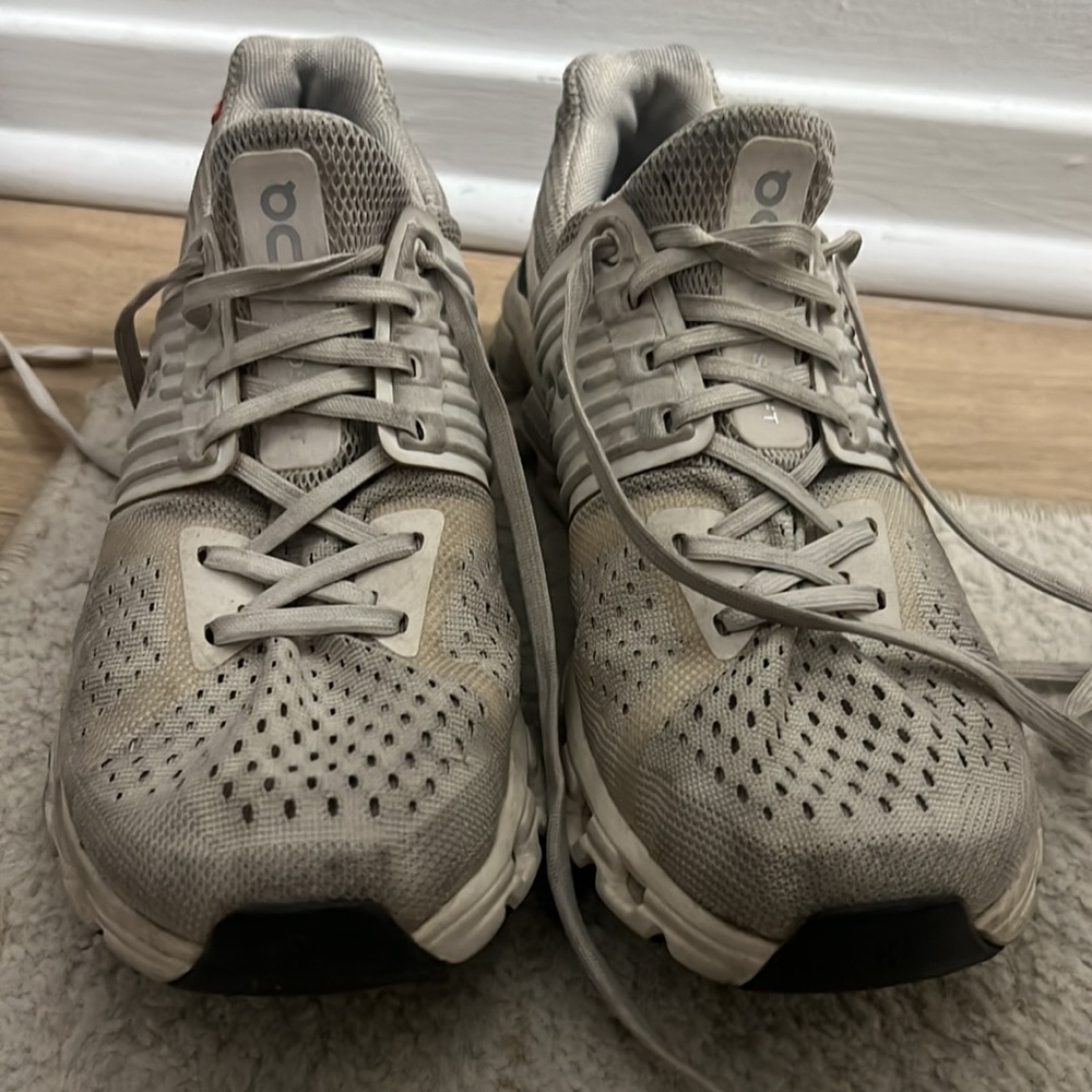 On Cloud Swift Womens Sneakers 6.5